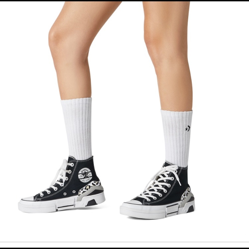Converse Logo Play Cpx70 (brand new!!😍)